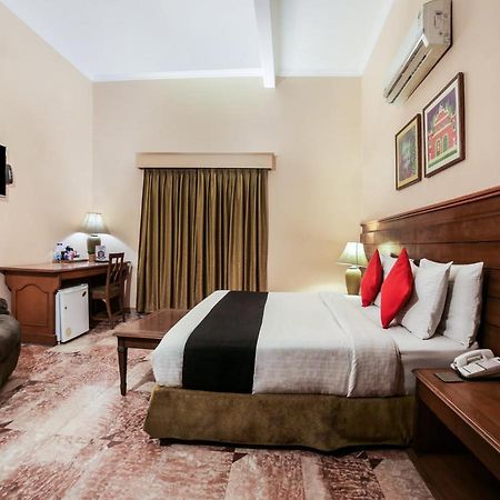 אגרה Capital O 10953 Dayal Lodge - A Boutique Hotel מראה חיצוני תמונה