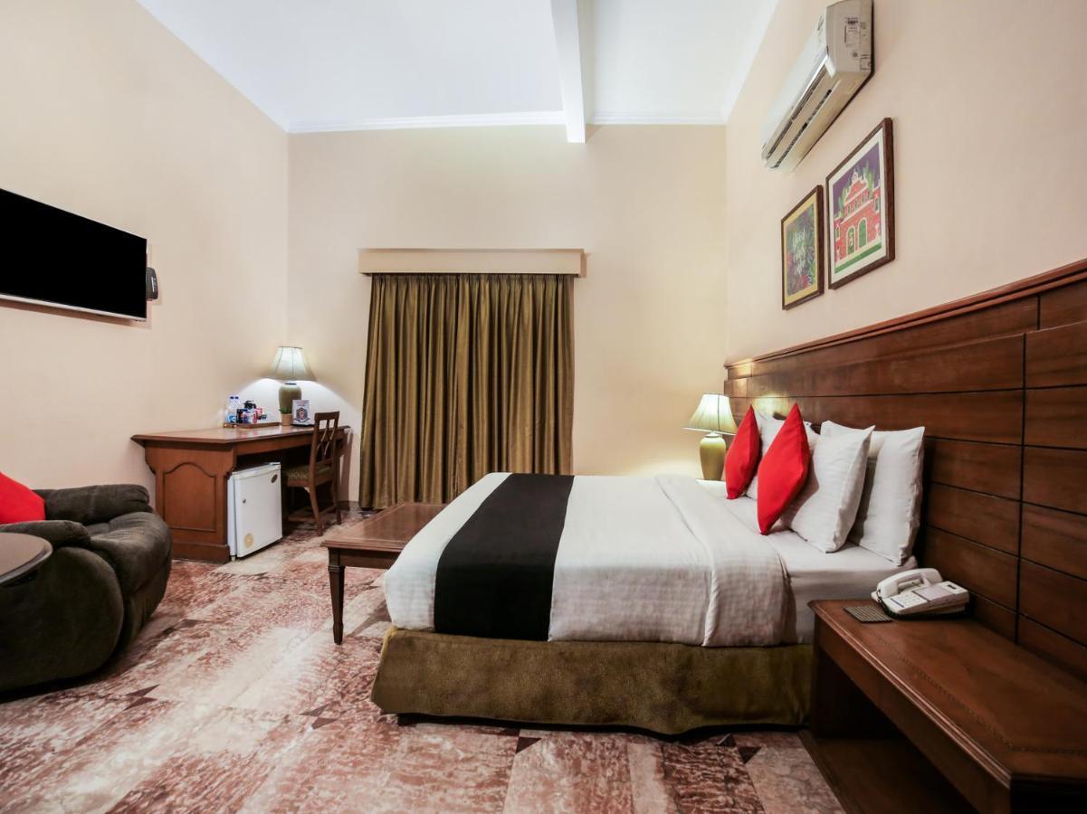 אגרה Capital O 10953 Dayal Lodge - A Boutique Hotel מראה חיצוני תמונה