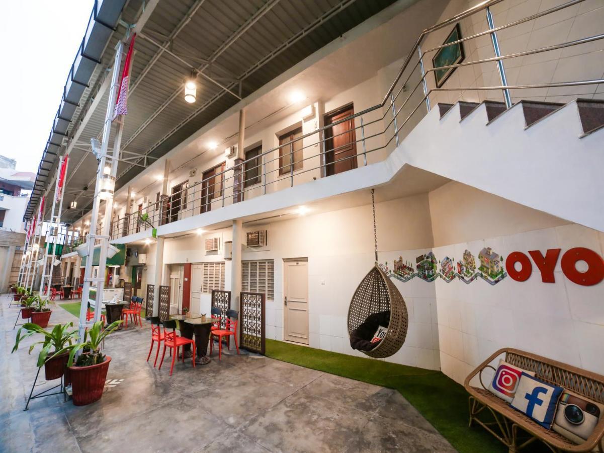 אגרה Capital O 10953 Dayal Lodge - A Boutique Hotel מראה חיצוני תמונה